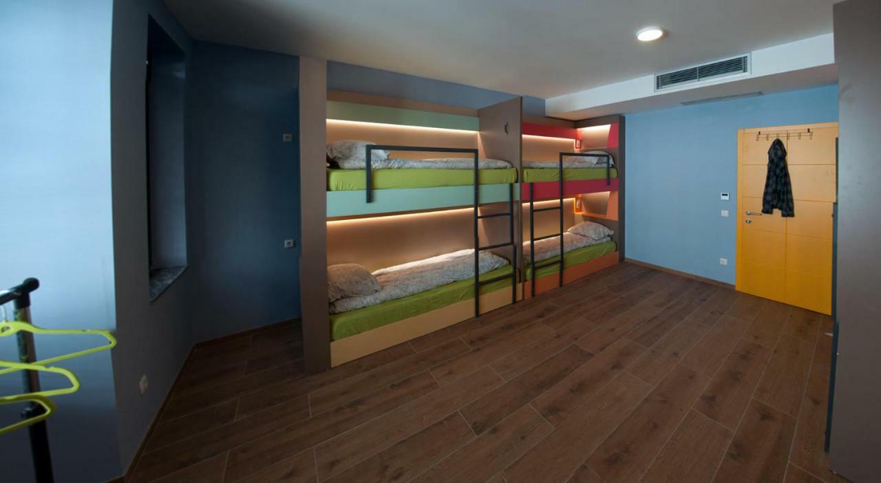 Ura Hostel プリズレン エクステリア 写真