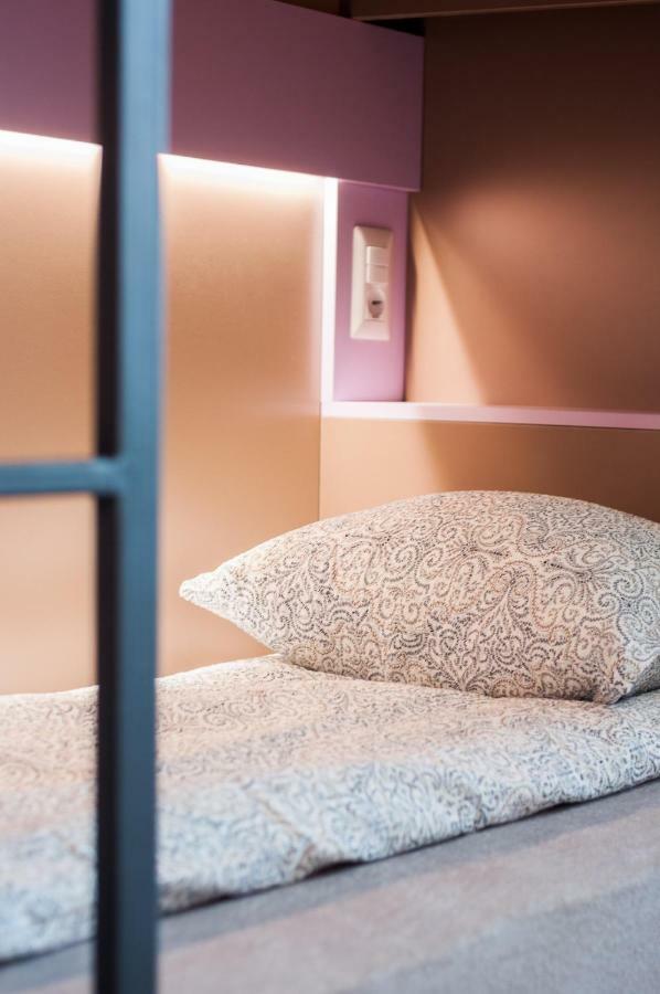 Ura Hostel プリズレン エクステリア 写真