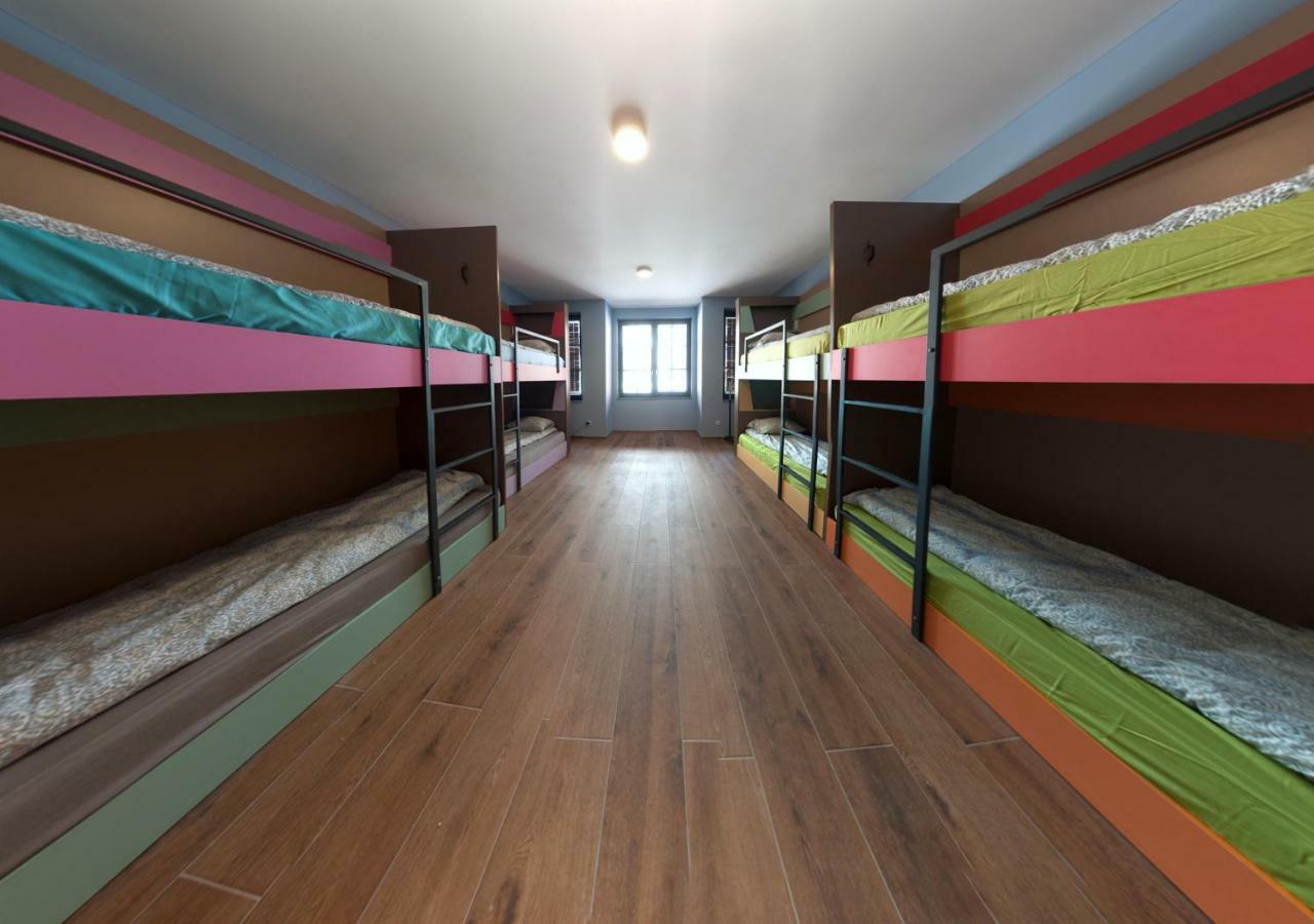 Ura Hostel プリズレン エクステリア 写真