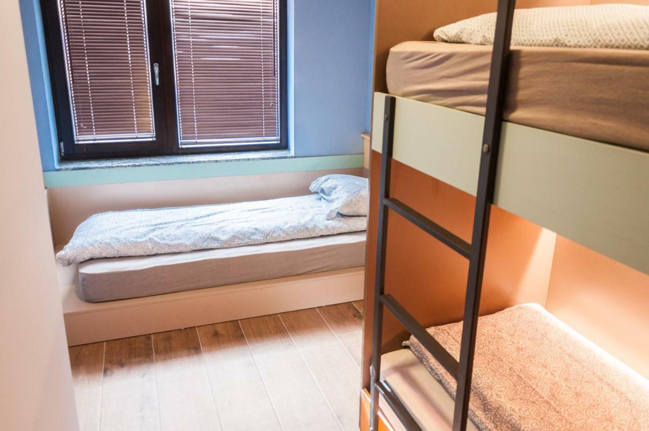 Ura Hostel プリズレン エクステリア 写真