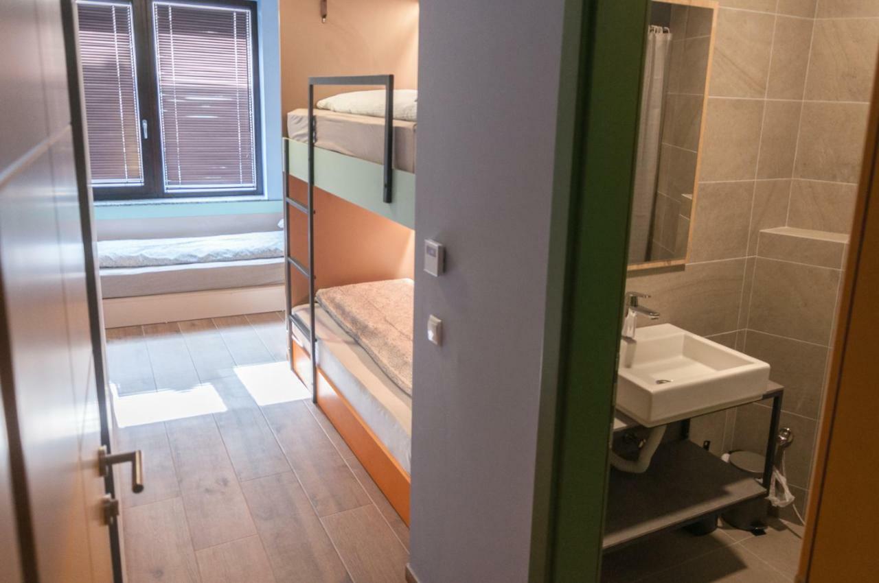 Ura Hostel プリズレン エクステリア 写真